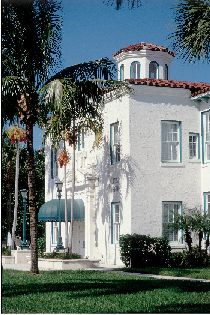 Delray Beach's historic downtown exteriors