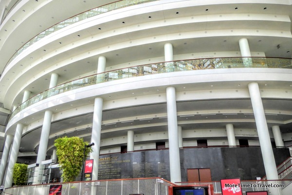 Dramatic interior of Adrienne Arsht Center for the Performing Arts of Miami Dade County (Credit: Jerome Levine)