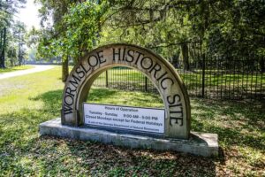 Arched sign for Wormsloe Historic Site