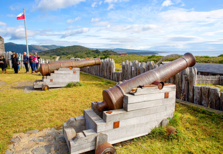 Punta arenas, Chile, Bulnes Fort. Guns.