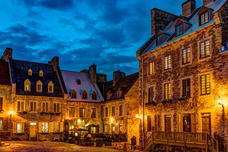 Lower Old Town street on la place Royale