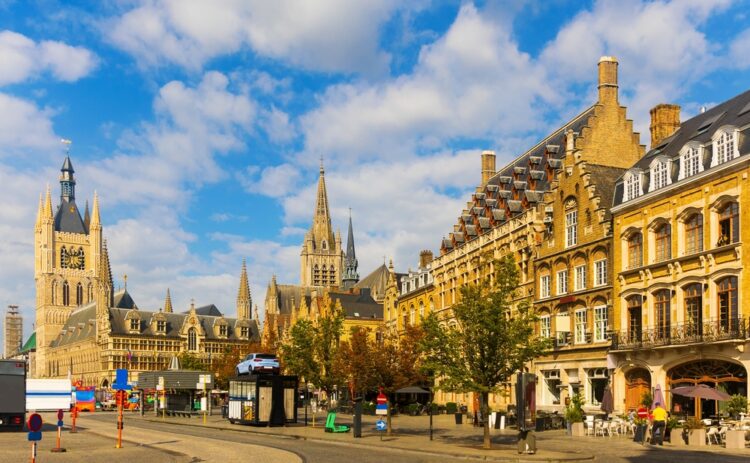 Summer streets of Ypres