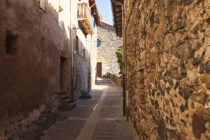 Castellfollit de la Roca street