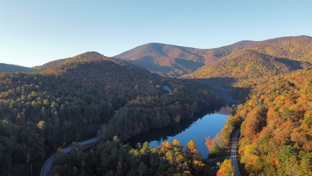 iew of Blood Mountain from Vogel State Park in Georgia